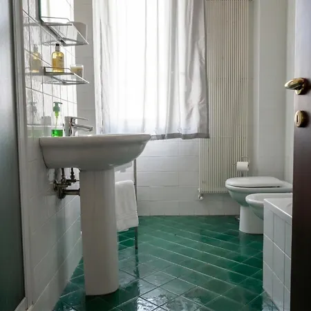 Central Apartment * מסטרה