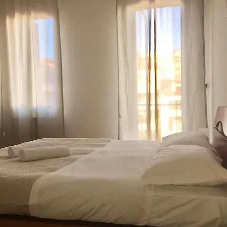 דירה Central Apartment
