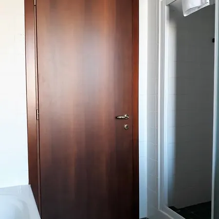 Central Apartment *